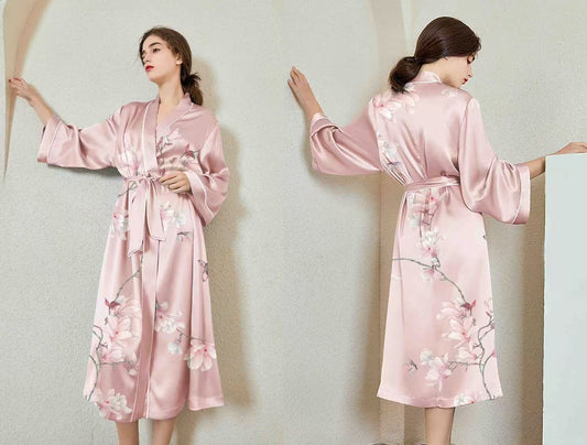 MAGNOLIA BLOOM SILK SHORT KIMONO ROBE